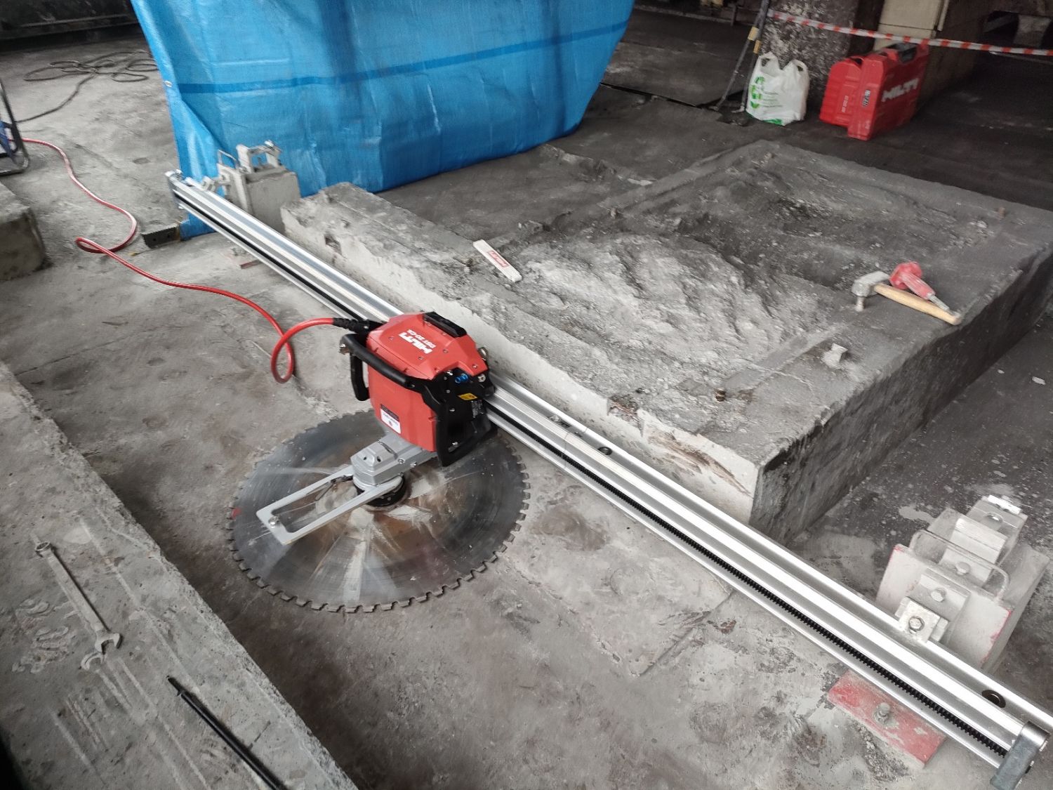 Cięcie diamentowe fundamentów żelbetowych